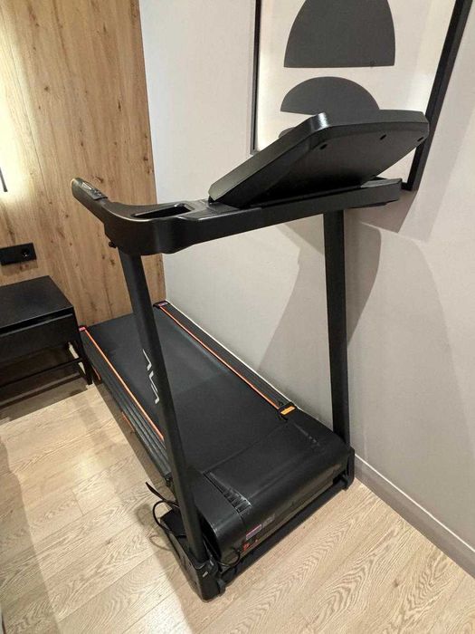 Продается Беговая дорожка AVA