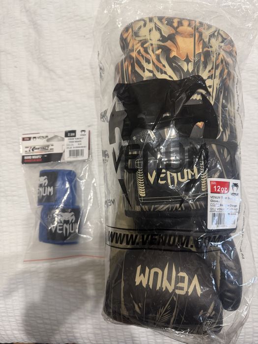 Чисто нови боксови ръкавици Venum Tiger 12oz + ПОДАРЪК Бинтове Venum