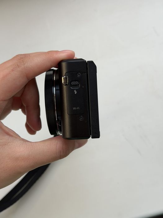 Canon PowerShot G7X Mark II