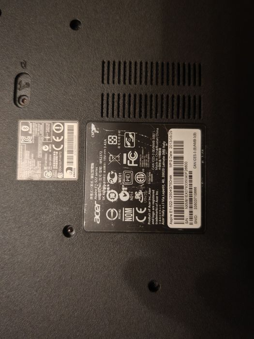 Продавам два лаптопа Acer и Hp за  части или за ремонт.Hp - работи.