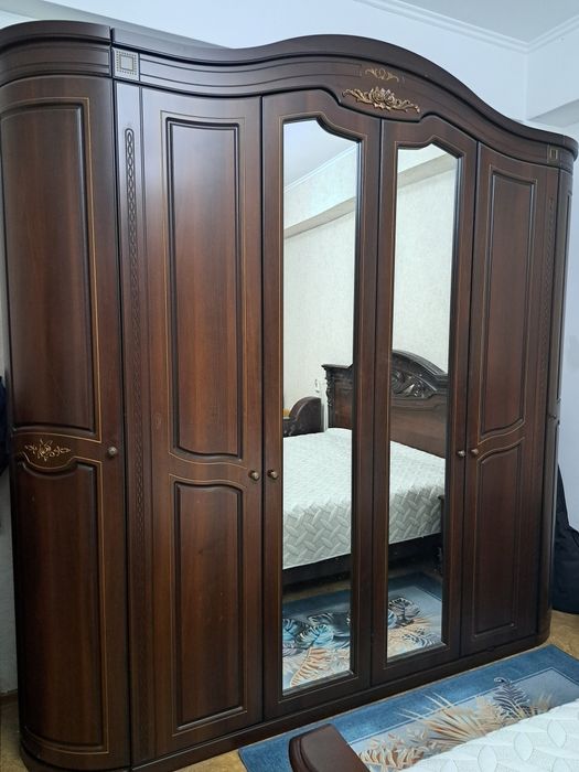Срочно продам спальный гарнитур