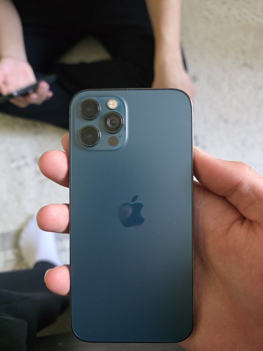 Айфон 12 pro сатылады