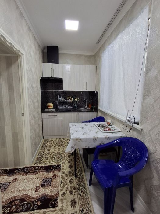 1 комнатная в центре Чирчика (Навои) с осбстановкой