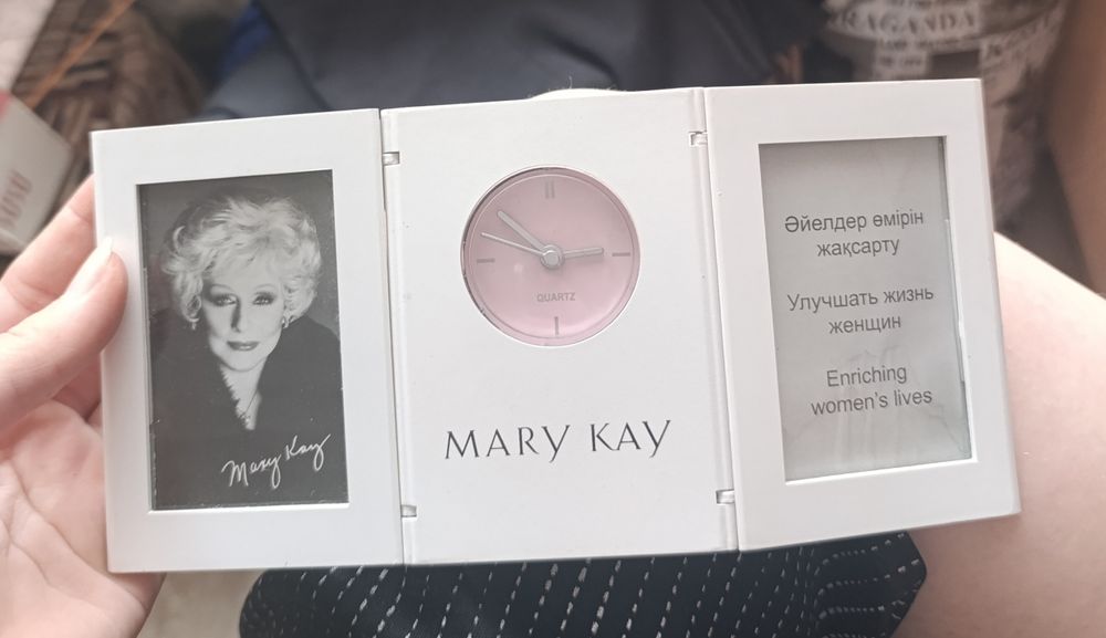 Часы от Мери Кей
