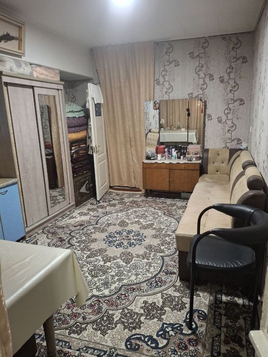 Продаётся 1 ком бывший общежитья.