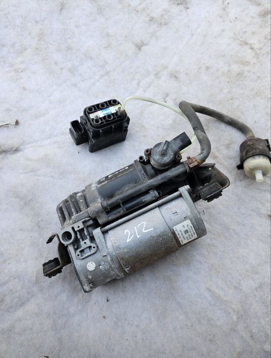Копрессор пневмы Мерседес w212 w221