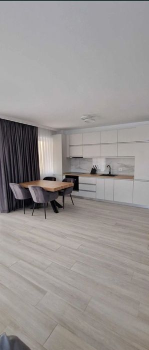 Închiriez apartament 3 camere prima onestilor