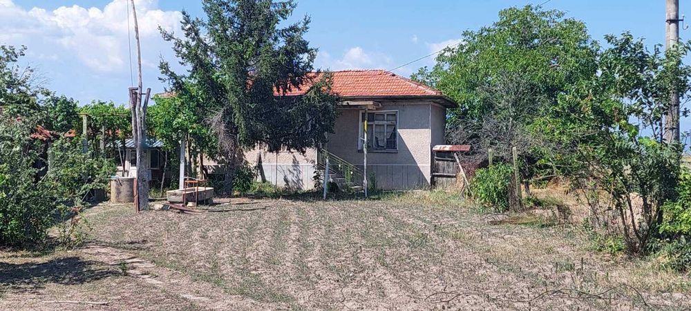 Продава се: Едноетажна къща със ЗП 57 кв.м, с двор 803 кв.м, в село Ръжево Конаре
