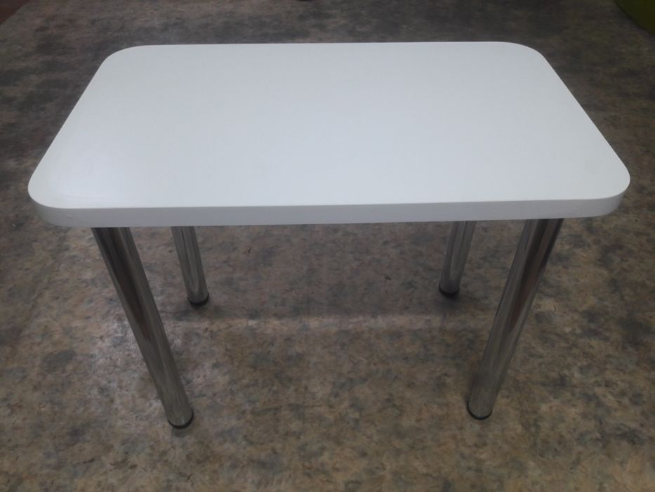 Продам стол обеденный