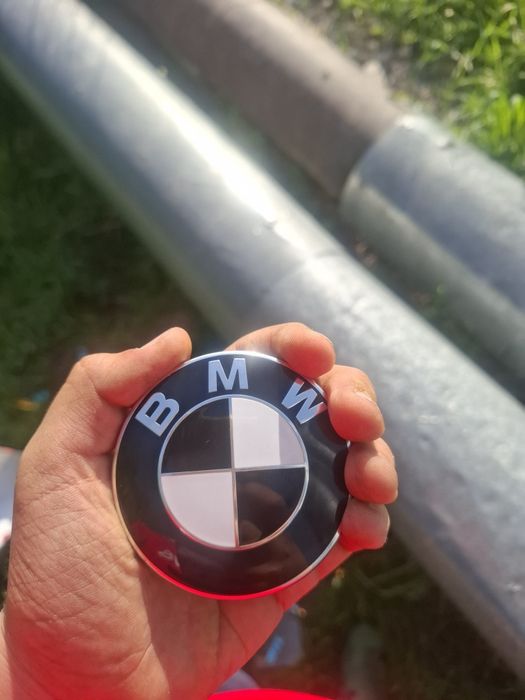 Продам значок BMW