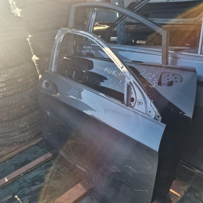 Mercedes Benz GLA W156 предна дясна врата 2014-2019