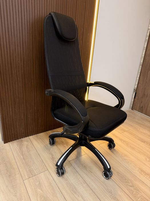 Продается офисные кресло