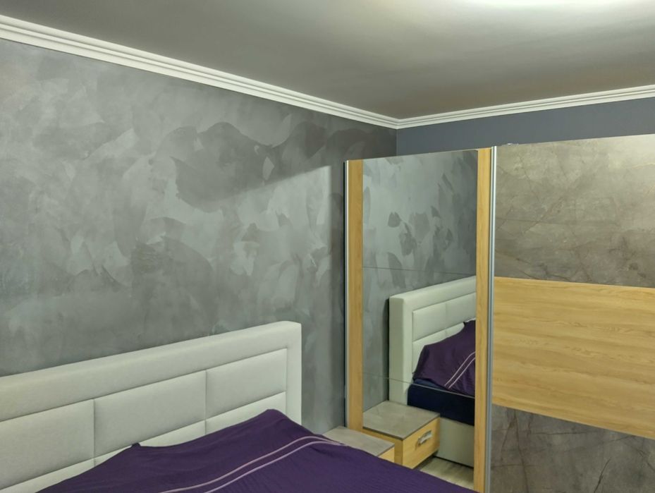 Продава луксозен тристаен апартамент