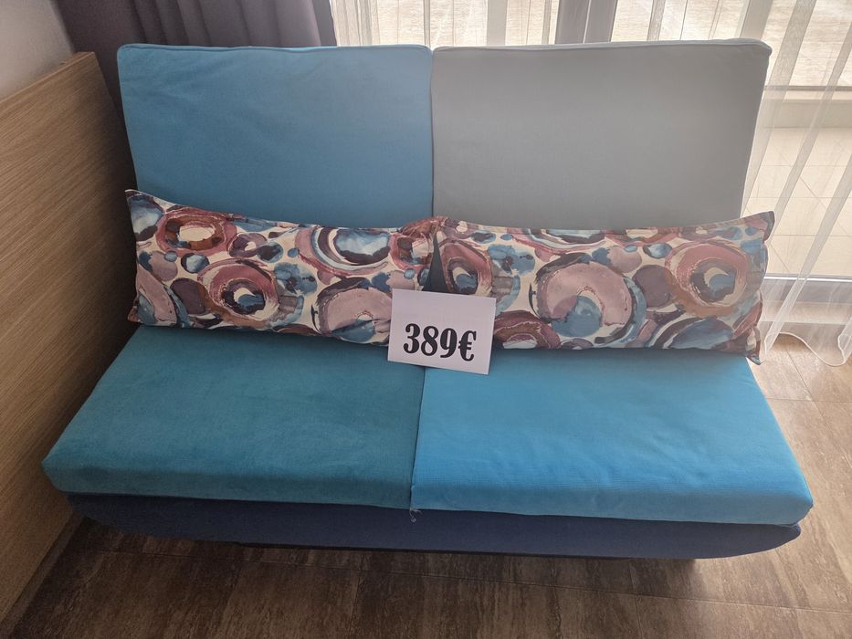 Дизайнерски дивани в различни цветове и дамаски общо три плата