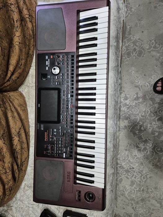 Продаётся синтезатор Korg pa 1000