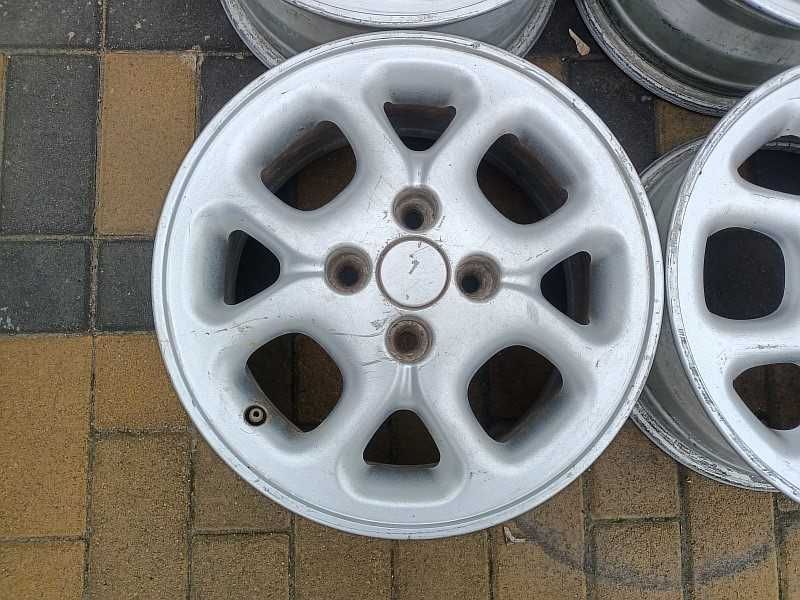 Продам оригинальные легкосплавные диски на Renault