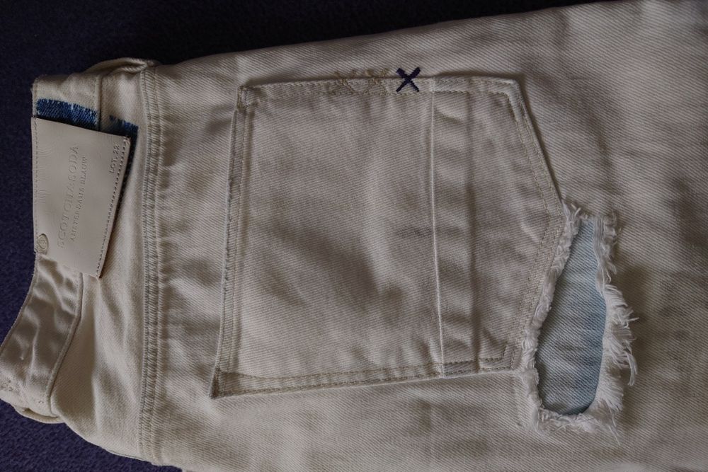 Vând jeans Scotch & Soda