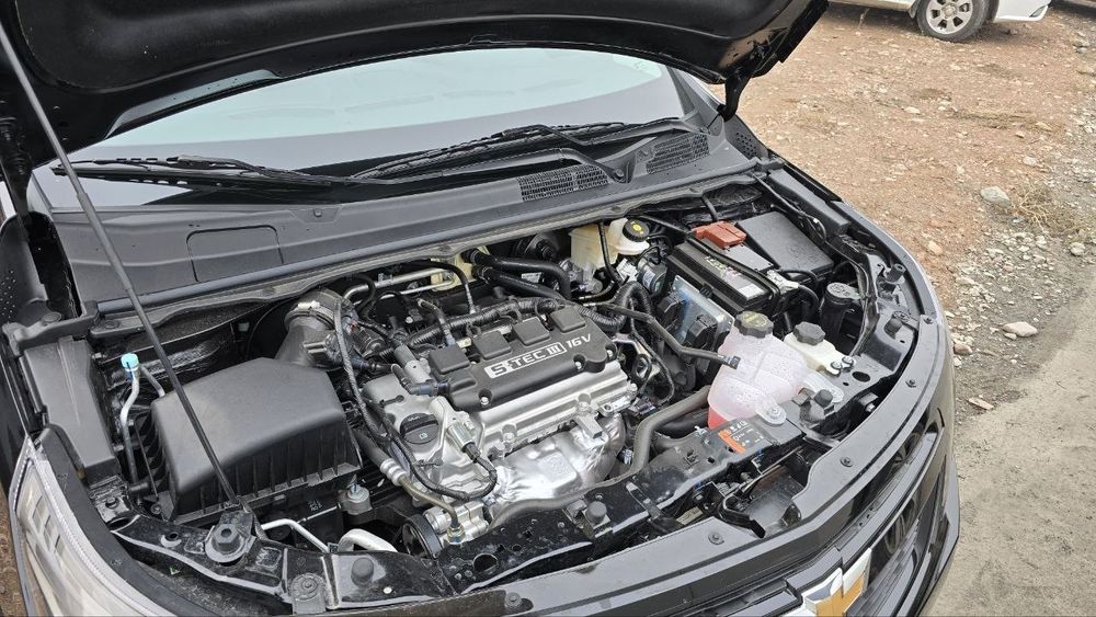 Chevrolet Cobalt 2026 — 4