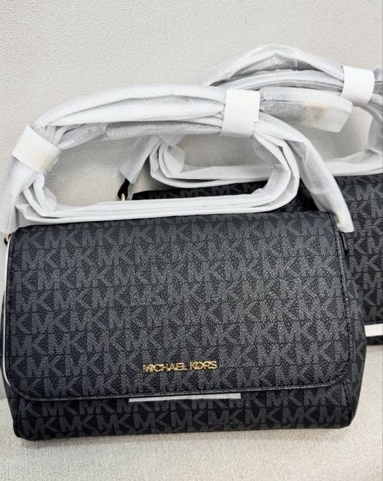 В наличии сумки оригинал новые