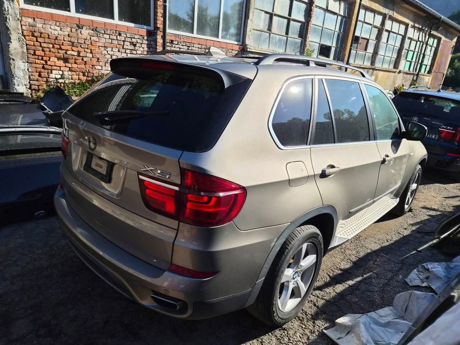 BMW X5 E70 5.0i 408кс Facelift ксенон панорама Keyless Logic7 ел багажник автоматик НА ЧАСТИ!