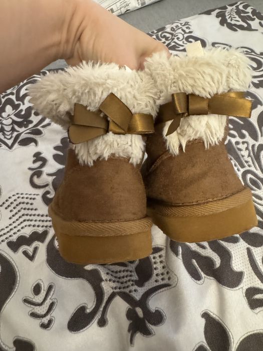 Vand cizme marimea 24/25 hm