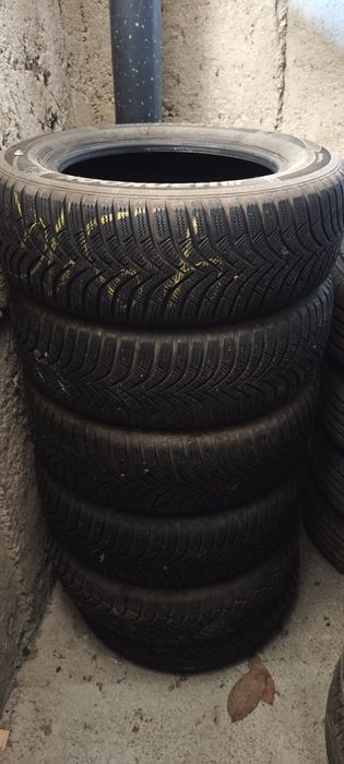 Летни зимни гуми 195/65/15 стоманени джанти 15ки Пежо 4х108