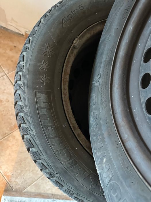 Mercedes - Зимни Джанти с гуми 15’ с къси болтове + тазове