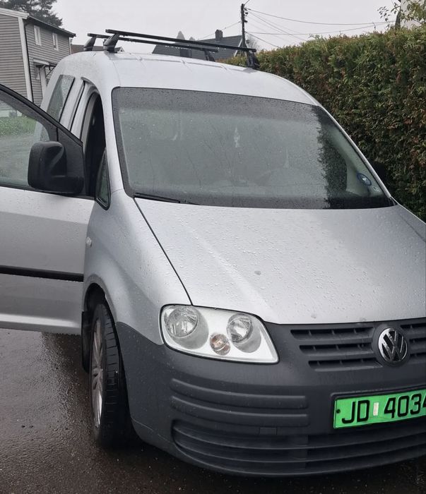 Inchiriez masina vw  caddy