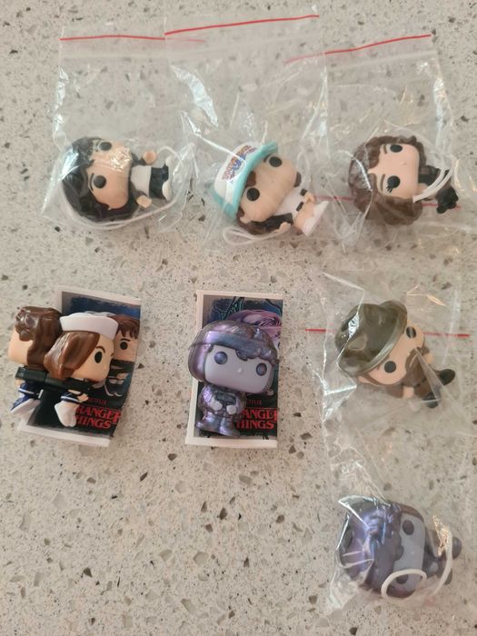 Фигурки kinder joy stranger things