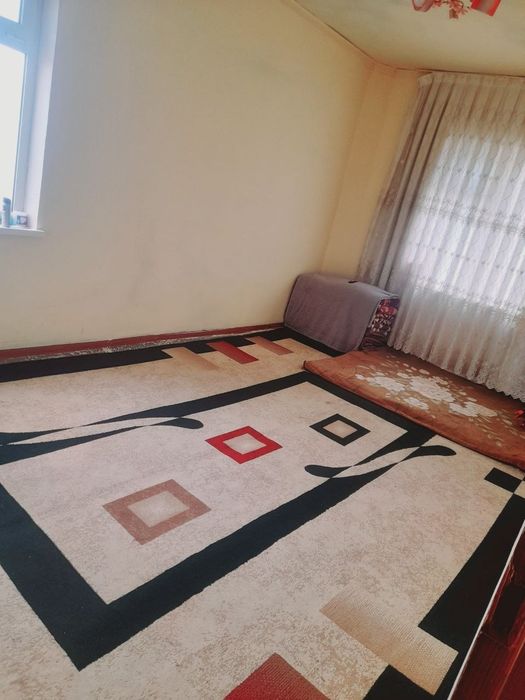 1 хоналик Уй сотилади Икки хона килингган