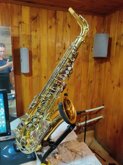 Саксофон альт Yamaha YAS - 23 б/у продам .
