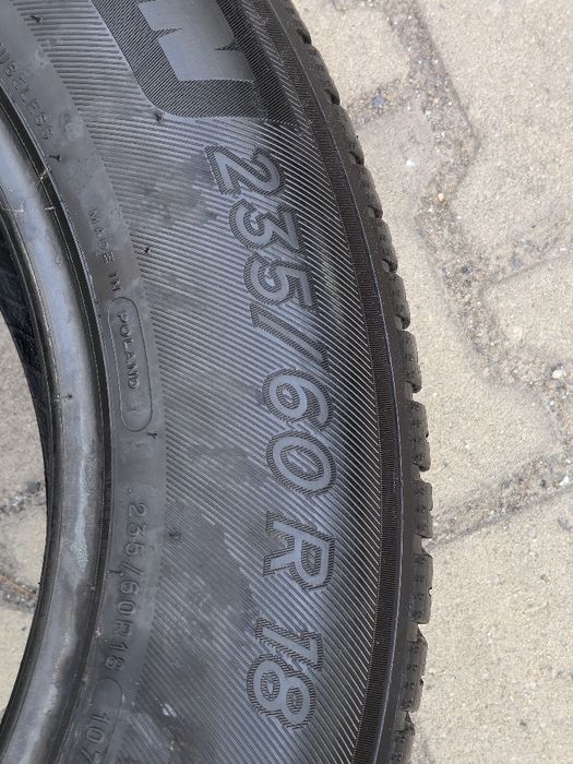 235 60 18 Michelin