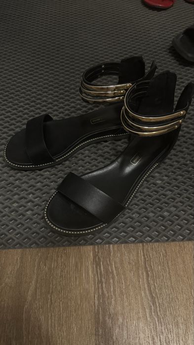 Сандалии женские