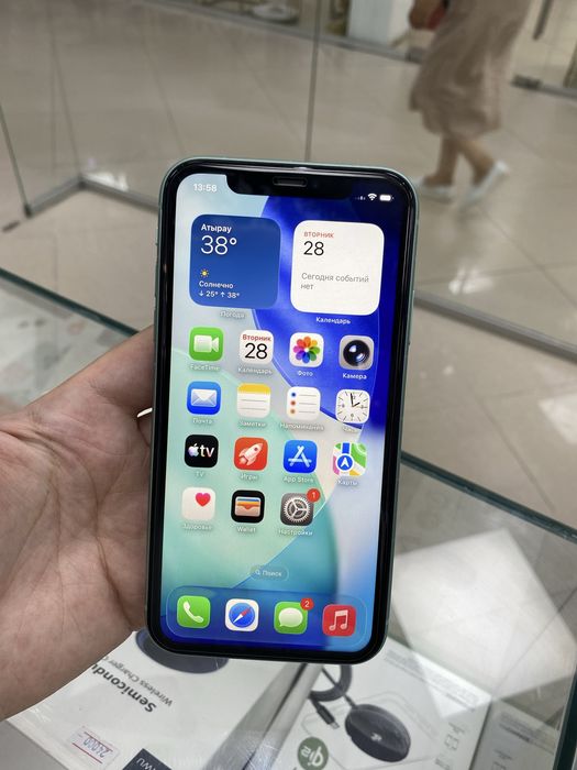 Iphone 11. Mint, 64 GB