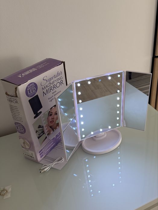 Oglinda cosmetica LED, rotativa, iluminare reglabila, zoom 2x si 3x
