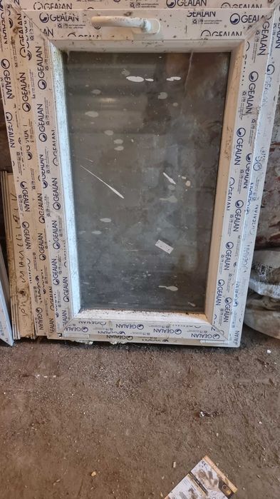 Vând geamuri și uși termopan second-hand, în diverse dimensiuni și modele.