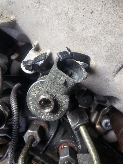 Injector 8200100272  1.9 DCI Renault Megane 2 2002-2009