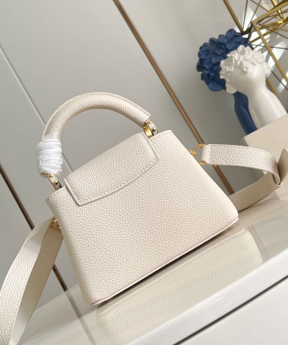 Geanta Louis Vuitton Capucines 21cm crem, Premium