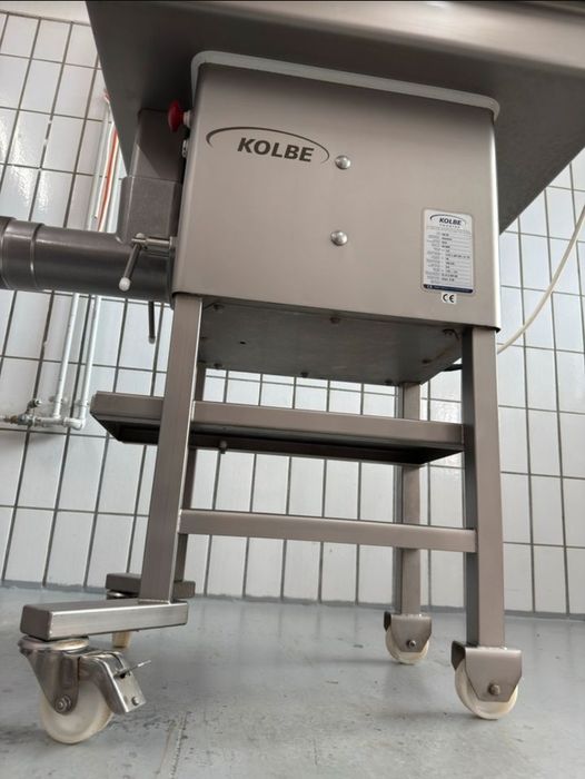 Masina de tocat carne Kolbe sw 100