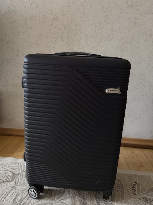 Продается чемодан м 20.000тг