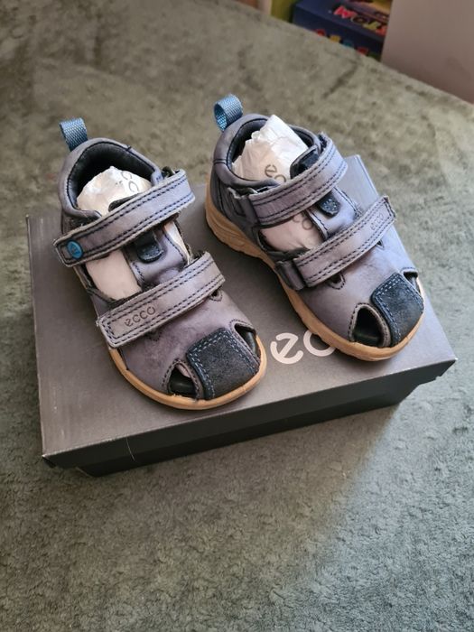 Детская обувь в хорошем состоянии