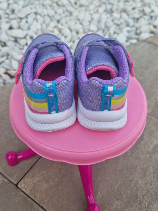 Adidași Skechers mar.22