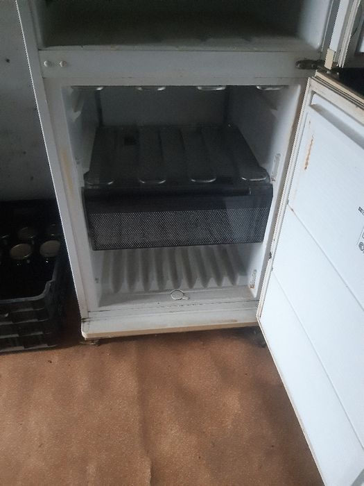 Хладилник с фризер SILTAL