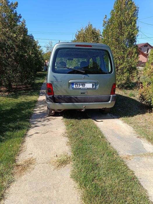 Vând Peugeot partener..motor 1.4 an 2004 ..in stare f.buna..