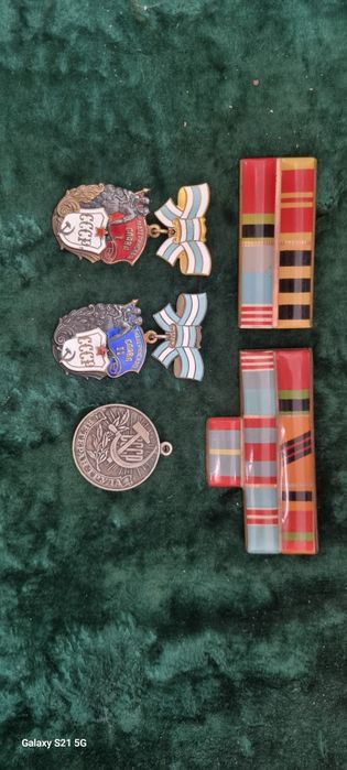Продам медали бабушки