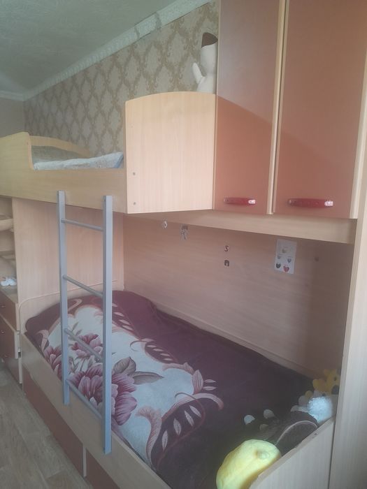 Срочно продам двух ярусную кровать