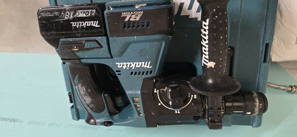 Makita DHR 243 ,