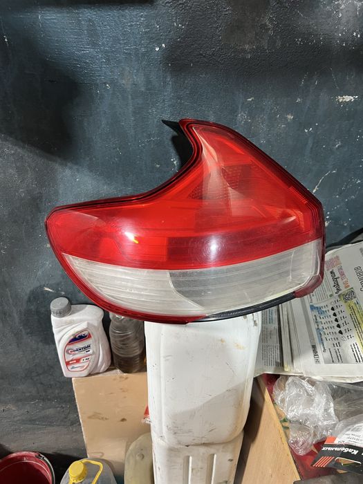 Задний левый фонарь Lada XRay