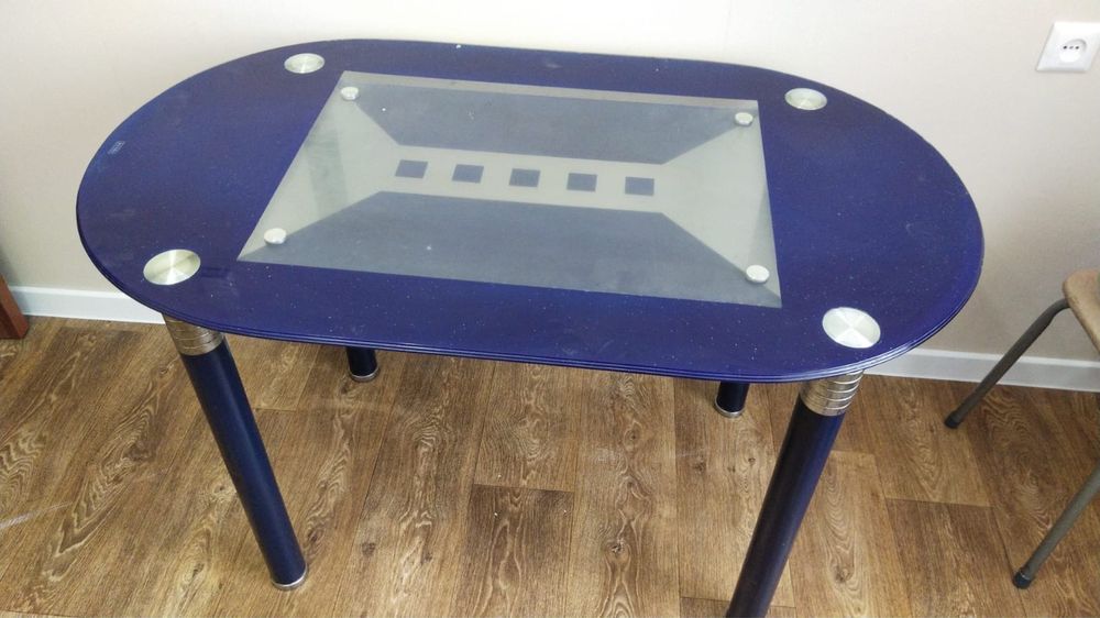 Продам стол куханный