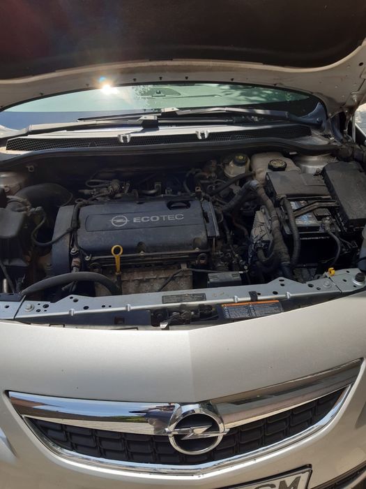 Vand Opel Astra J 2010